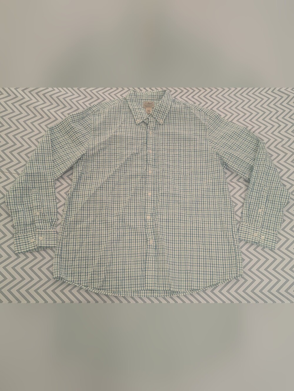 L.L. Bean Seersucker Long Sleeve Button Down Size Large